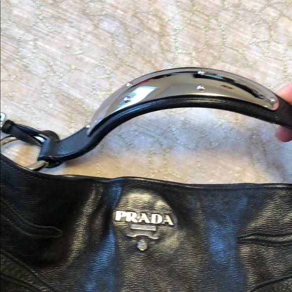 🌟SOLD🌟 Authentic Prada shoulder bag - Picture 4 of 8